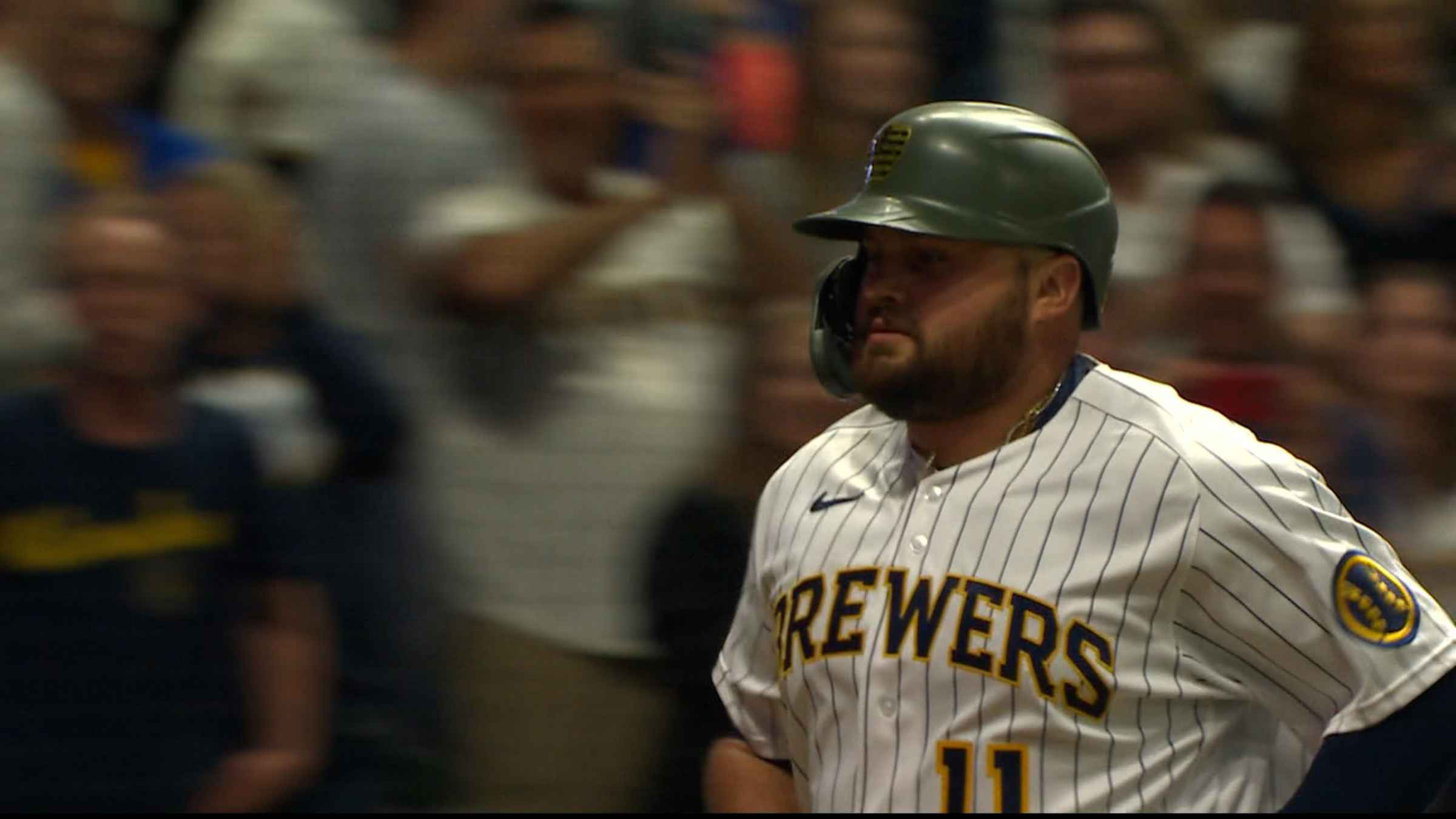 Rowdy Tellez steals second, 08/05/2022