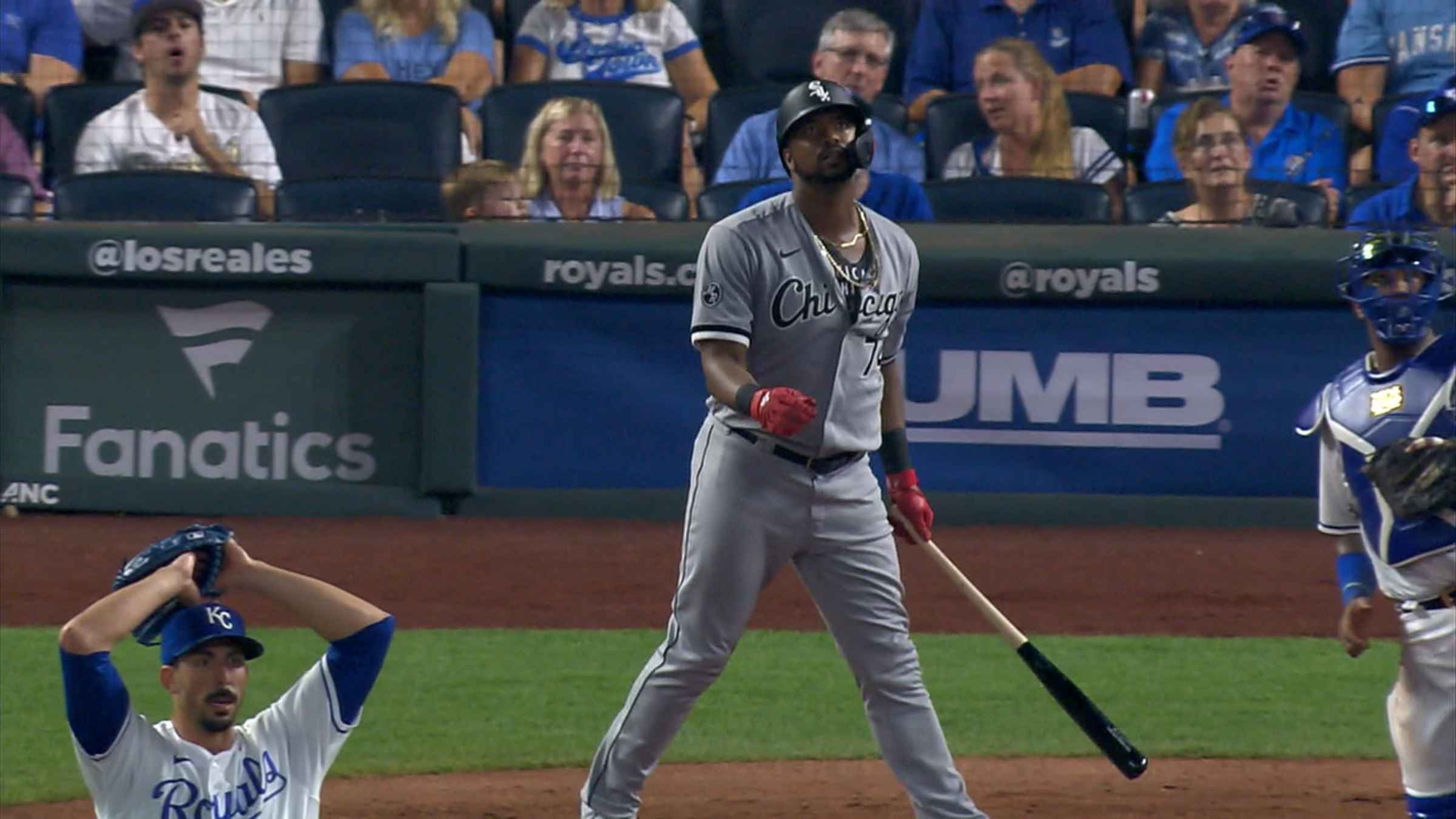 WATCH: White Sox' Eloy Jiménez hits two-run homer vs. Rangers