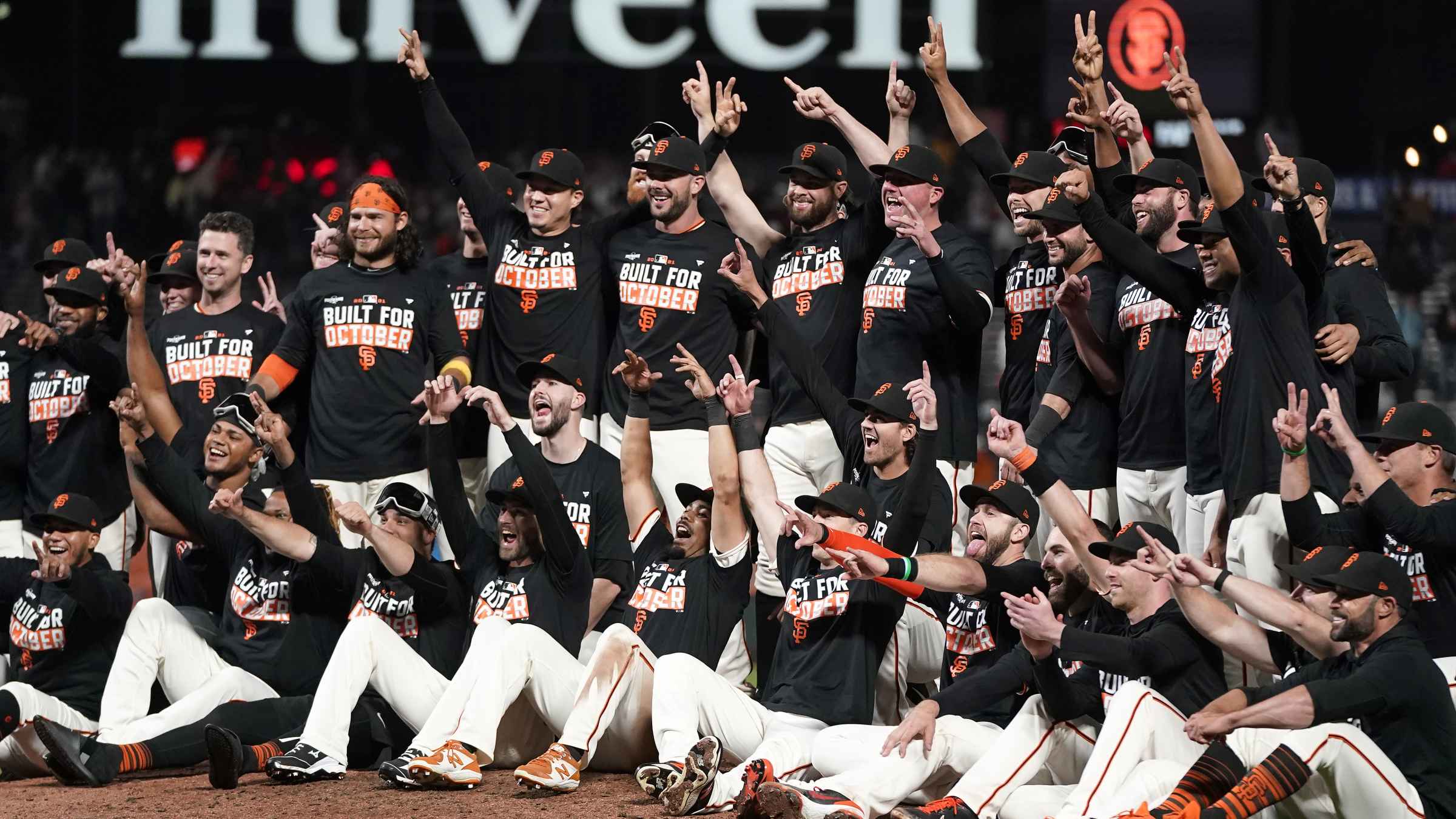 The San Francisco Giants win their first road series of the year. BEAT LA!  : r/SFGiants