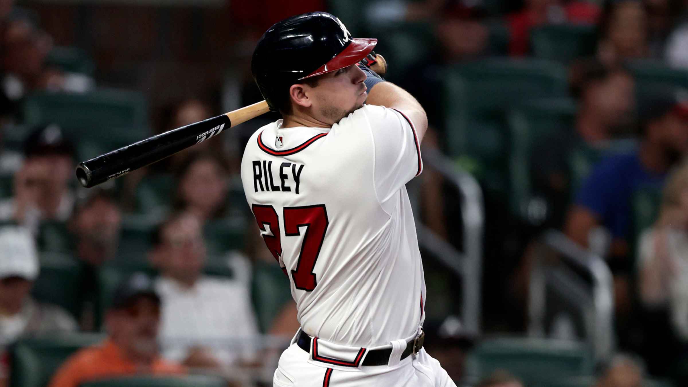 Austin Riley crushes two-run HR, 07/23/2022