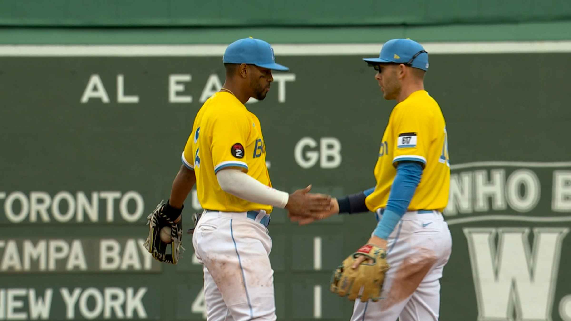 Xander Bogaerts helps with Fenway Park marriage proposal