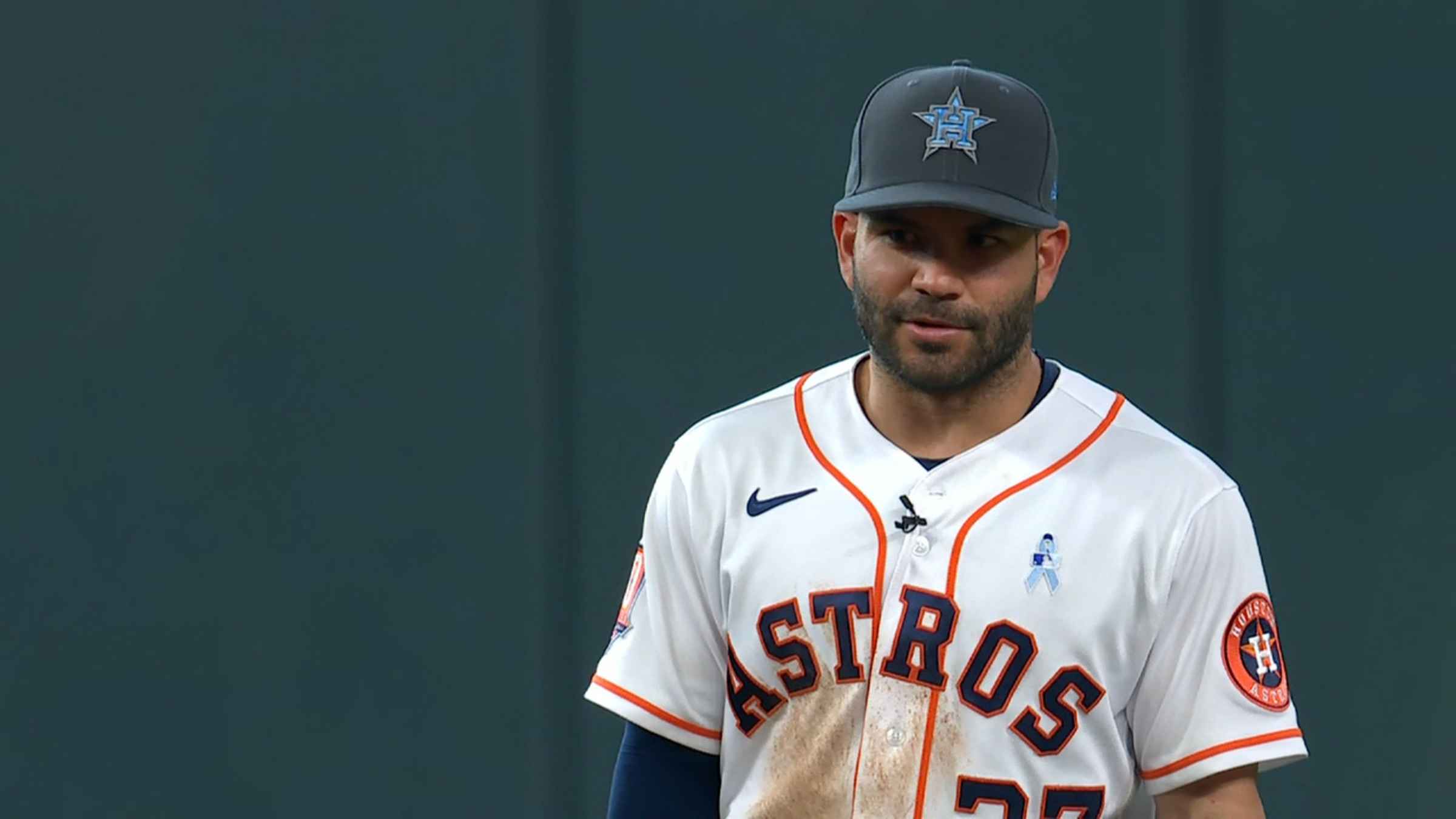 Jose Altuve Enjoys a Quiet Moment With His Wife After Shutting Up the  Mouthy White Sox — Inside a Sweet, Subdued Astros Celebration