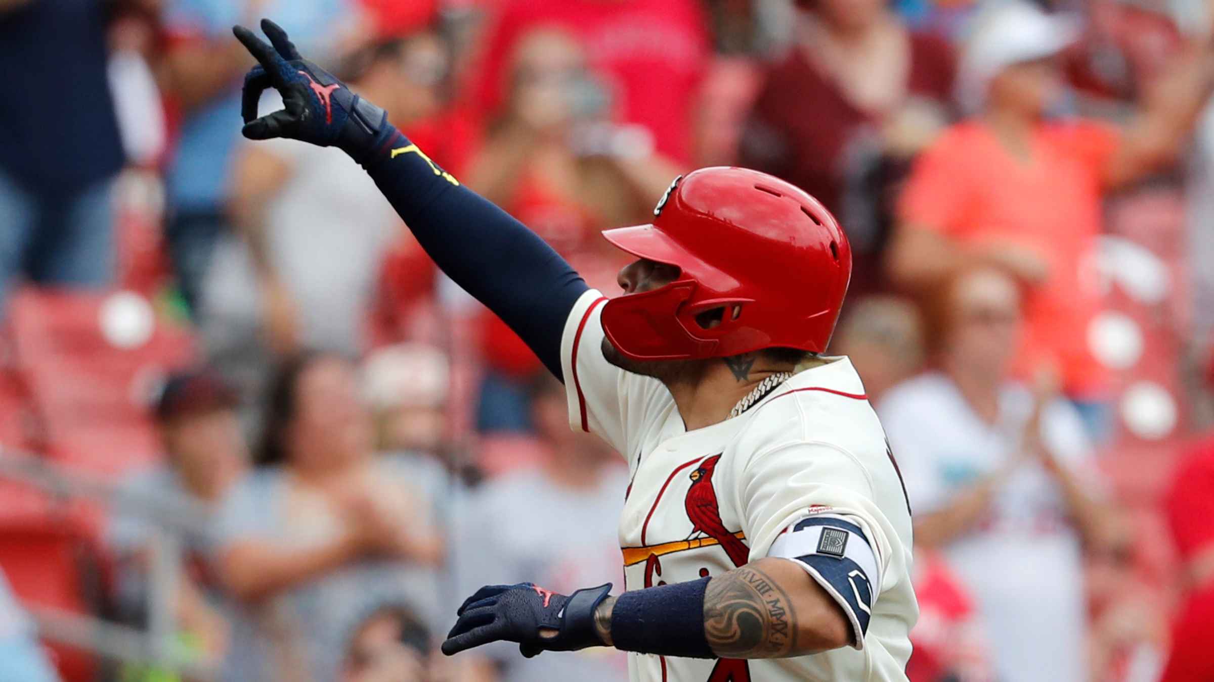 Cardinals back at .500 mark after 100 games, defeat Reds 10-6