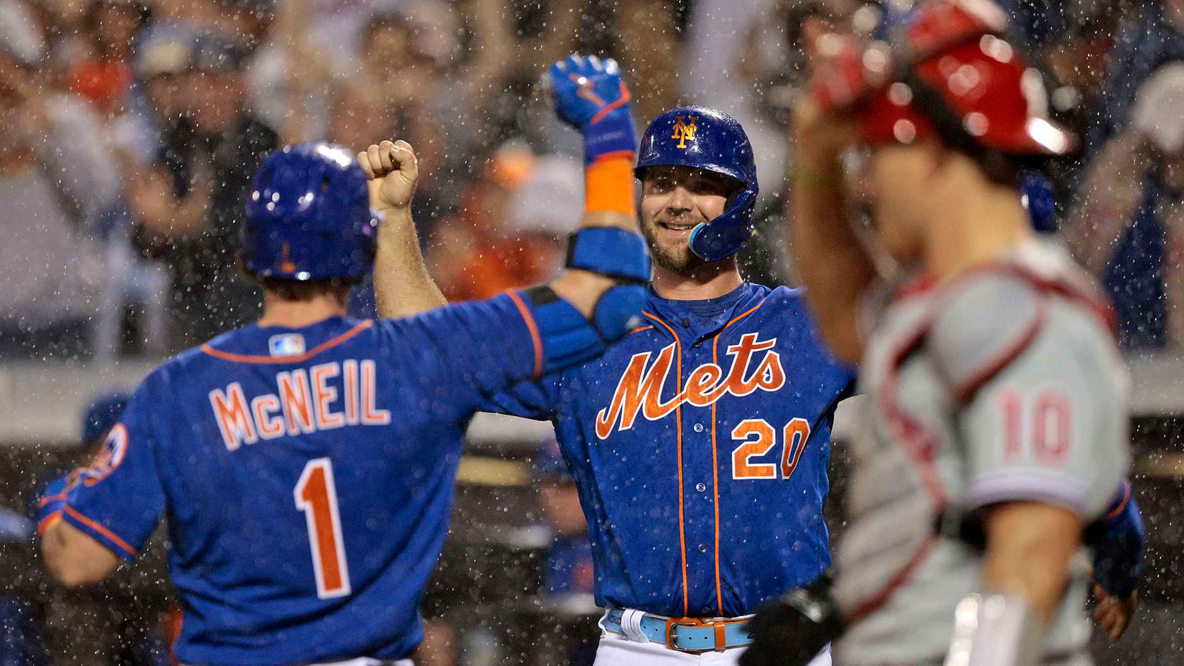 Jeff McNeil, Pete Alonso lead Mets to win over Phillies