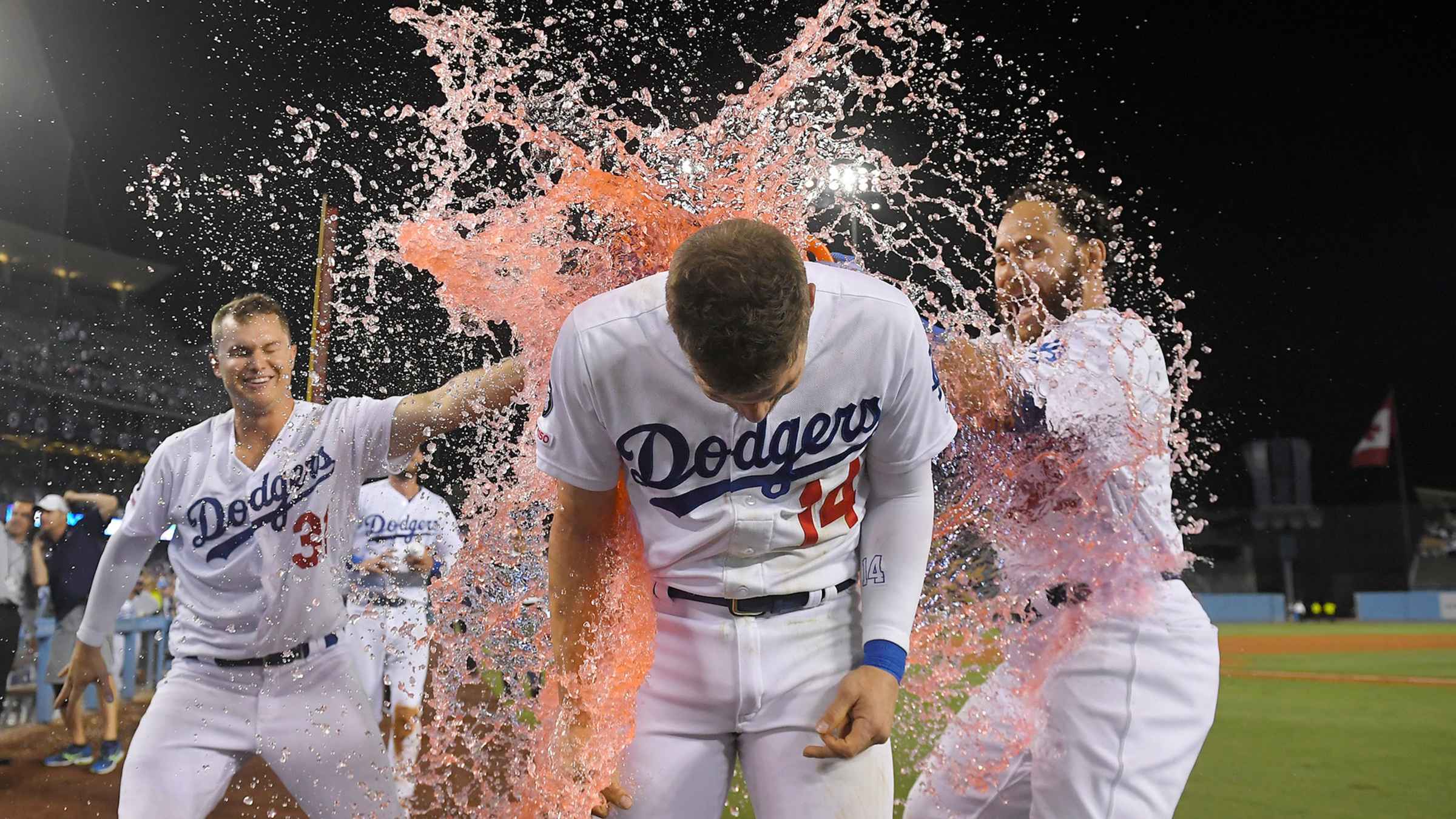 MLB playoffs: Enrique Hernandez lifts Dodgers into World Series