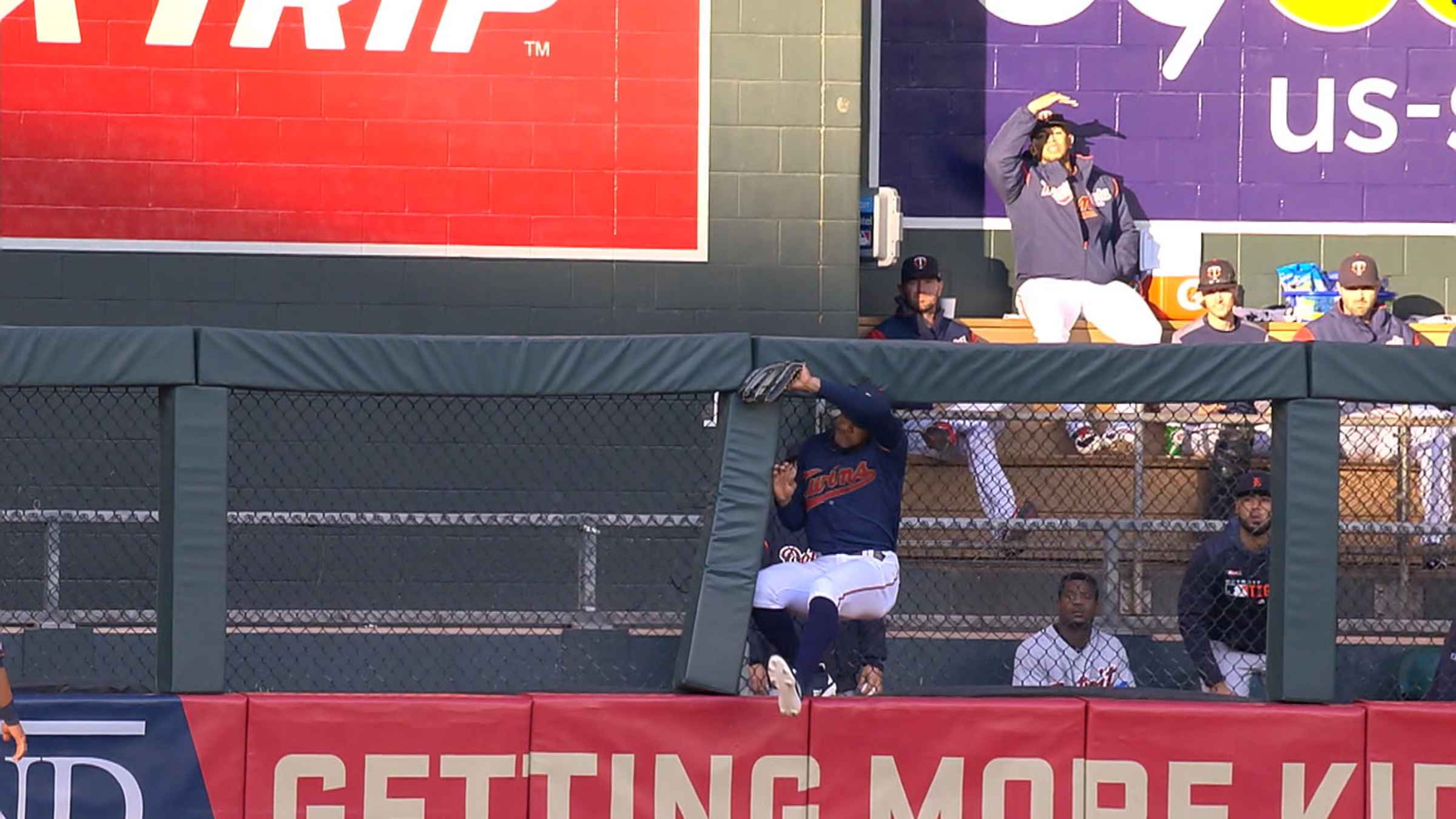 Watch: Byron Buxton leaps for an unbelievable catch