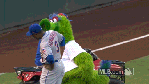 Mets' Noah Syndergaard argues with Braves Mascot Blooper