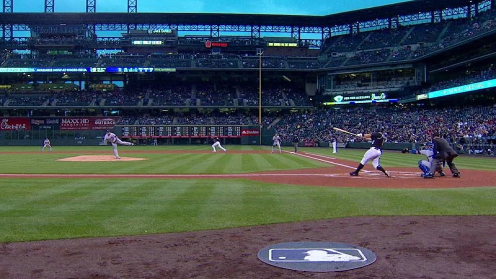Reynolds' 30th homer of the year