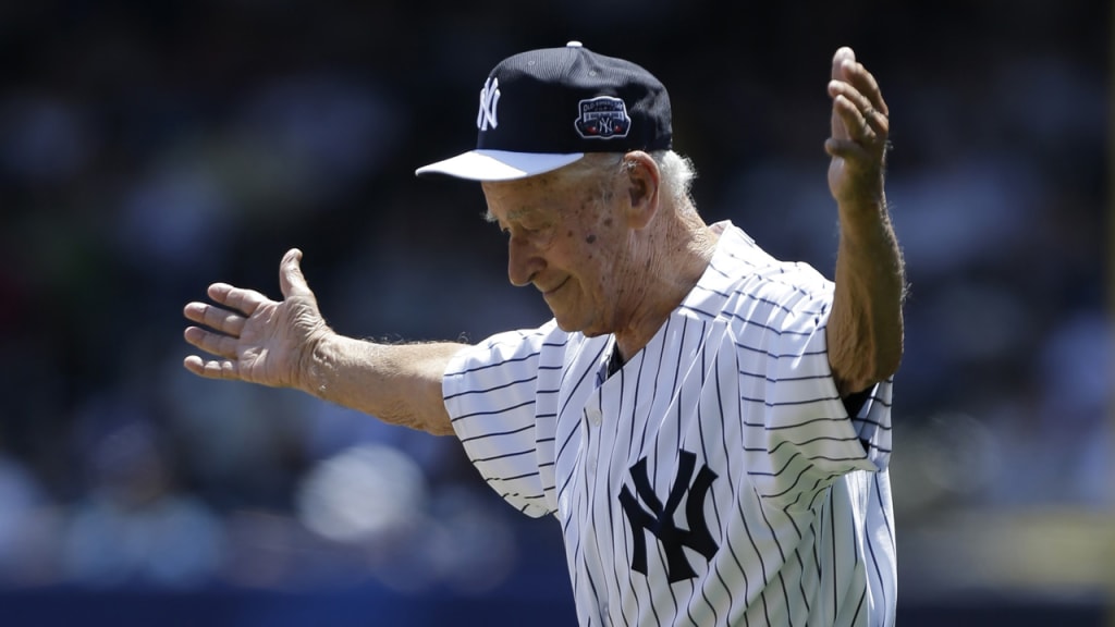 Luis Arroyo went 40-32 over eight seasons in the Majors from 1955-63. (AP)