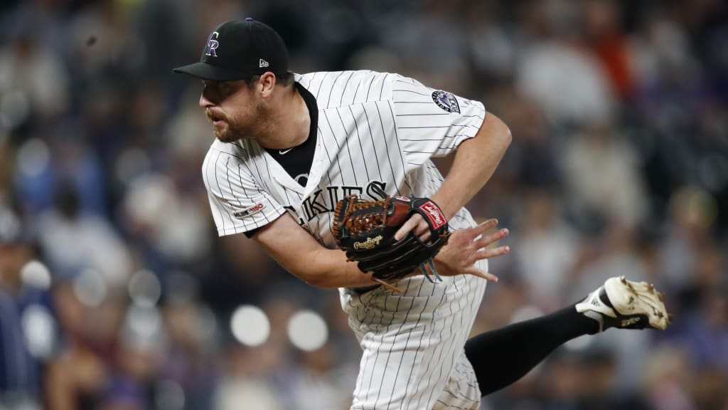 Guardians sign free agent Bryan Shaw for 2022 season