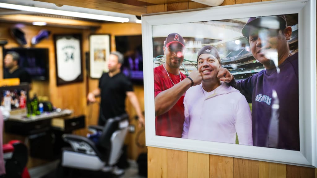 Dominican Barber a Hit for MLB Stars, Including A-Rod, King Felix, Reyes, &  More