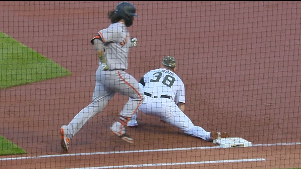 Bucs flip a 4-6-3 double play