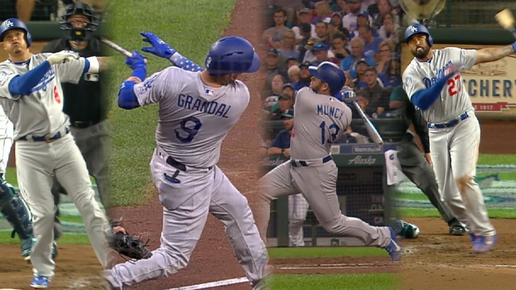 Manny Machado hits 2 of Dodgers' 5 HRs in win