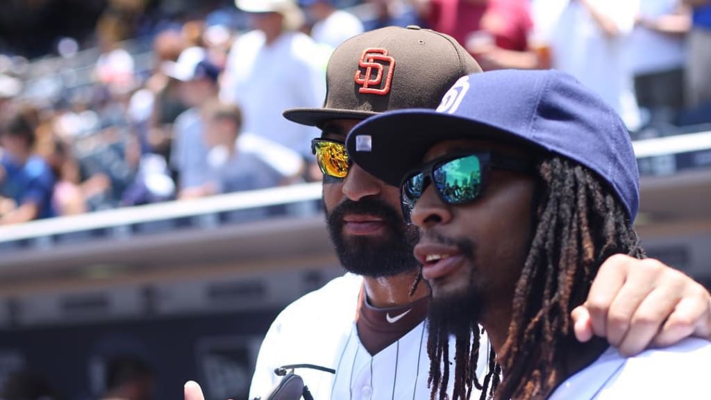 Take some #CapsOn inspiration from these celebrity fans of all 30 MLB teams