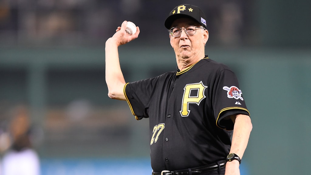 Kent Tekulve of the Pittsburgh Pirates pitches during a Major League