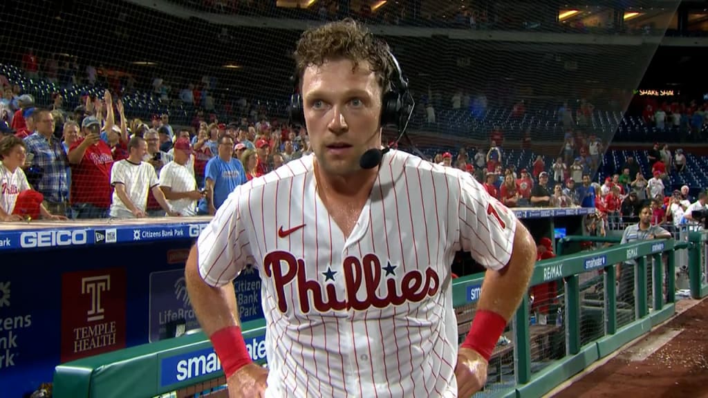 Rhys Hoskins rips first career walk-off hit in Phillies comeback win
