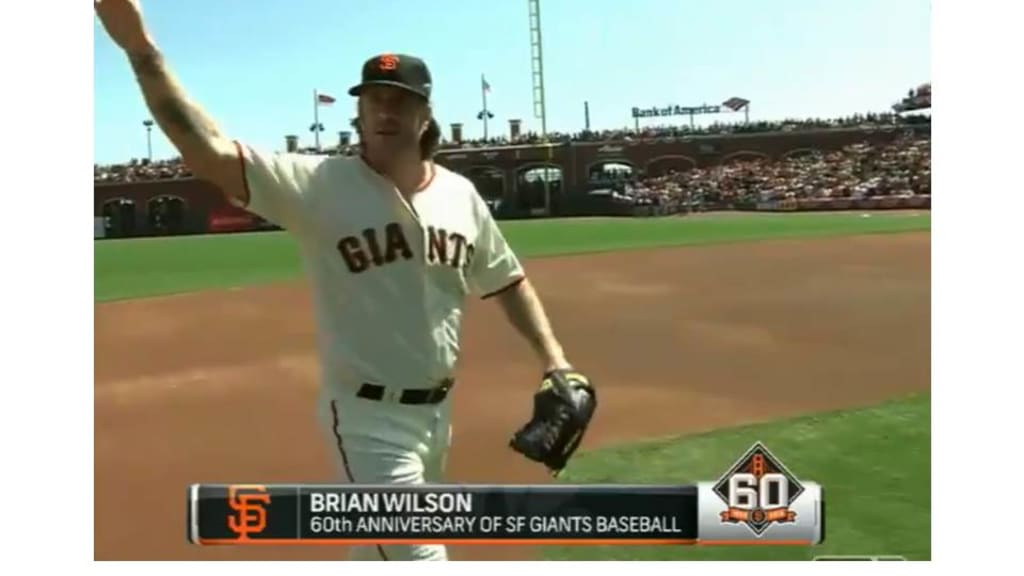 Beardless Brian Wilson wears full Giants garb for ceremonial first pitch 