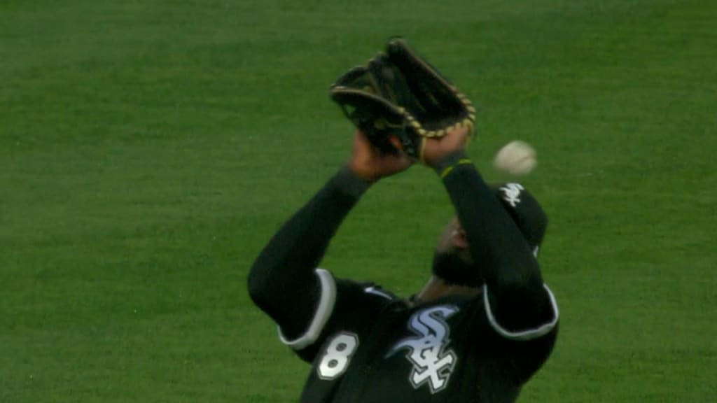 White Sox' Luis Robert exits 6-3 loss to Guardians with groin