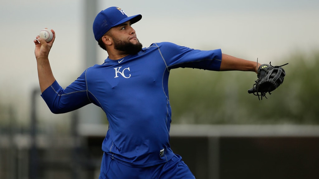 Royals reliever Kelvin Herrera sent out a plea for help on Twitter after items were stolen from his home in the Dominican Republic in January.