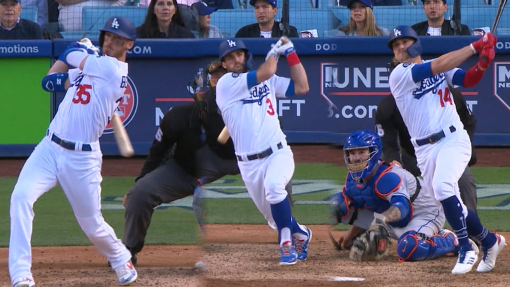 Video: Cody Bellinger Slugs Opposite Field HR in Little League