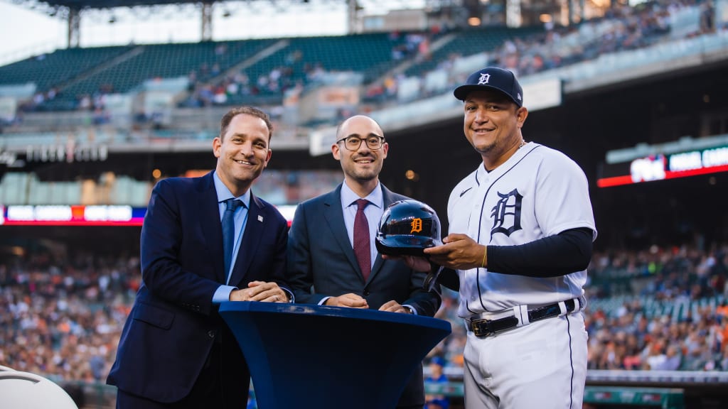 Shestakofsky (Middle) with Hall of Fame President Josh Rawitch and Cabrera; Photo via Tigers