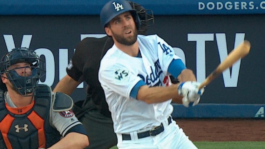 Under the radar and all over the field, Dodgers' Chris Taylor