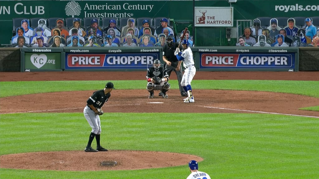 Luis Robert crushes 458-foot home run in White Sox win