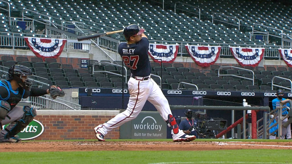 Braves 3B prospect Austin Riley batting practice at SunTrust Park 