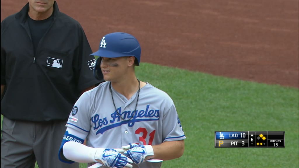 Los Angeles Dodgers introduce Kenta Maeda, say health issues