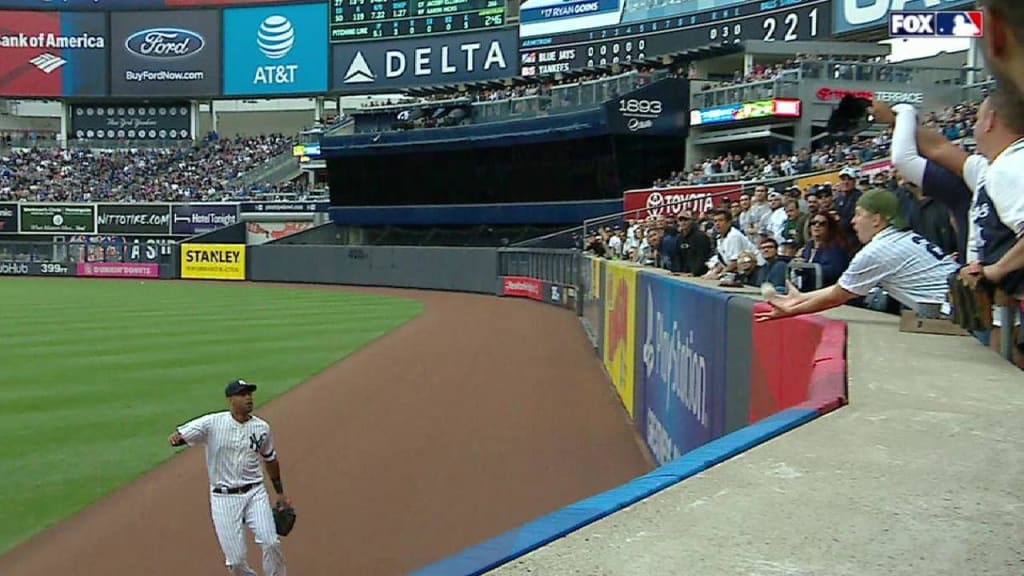 All Rise: Entire Yankee stadium, and Fox broadcast, thought Aaron