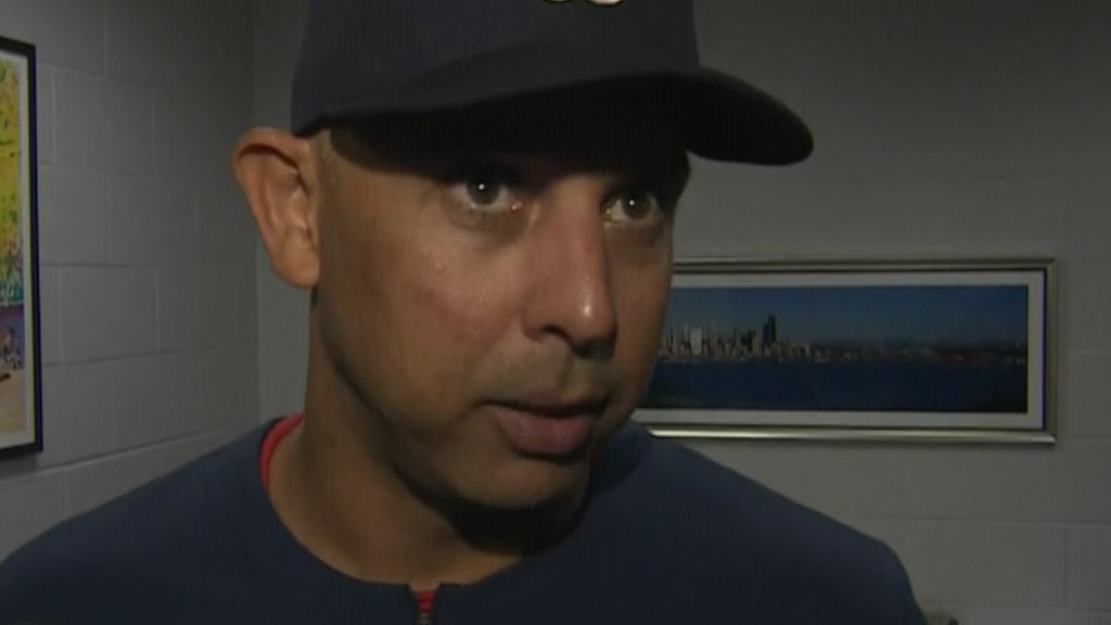 Red Sox manager Alex Cora shaves beard hoping to help Boston turn