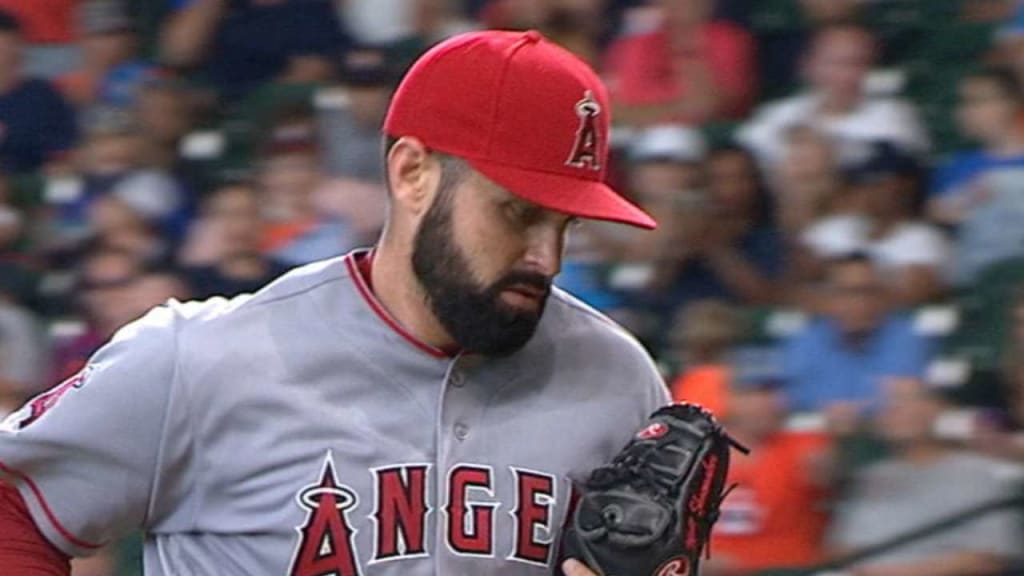 Calhoun sends Angels to 3-2 win, 1st series sweep of Dodgers