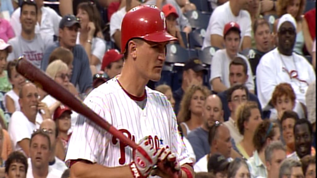 man or machine?, Phillies Brett Myers, center, wears a shir…