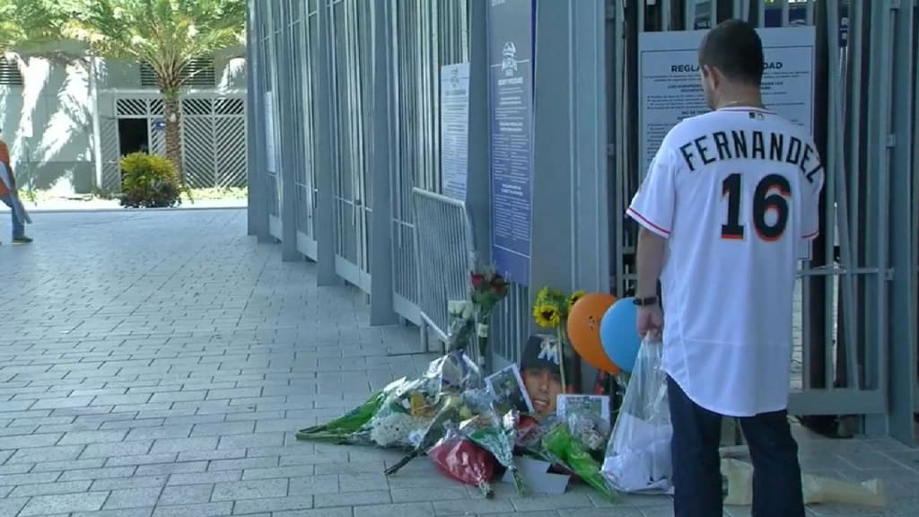 Jose Fernandez's locker, baseball gear preserved in Marlins clubhouse