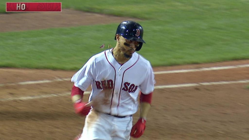 Mookie Betts steals show to cap Red Sox sweep