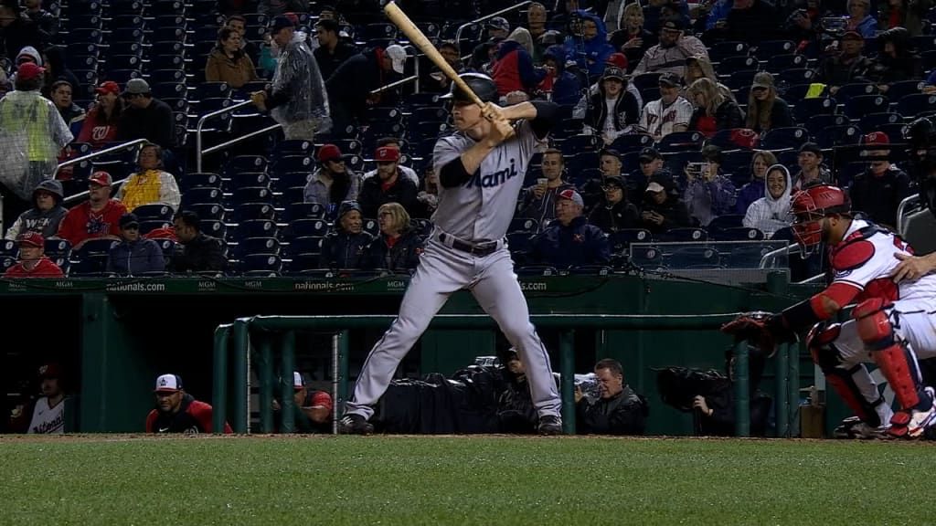 Marlins remain perfect vs. Nats with 5-2 win