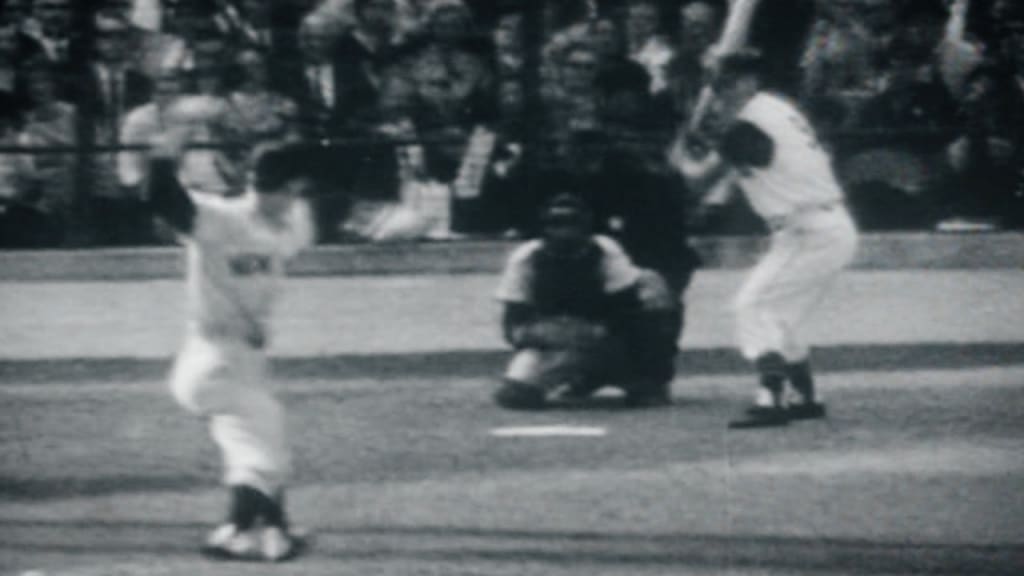Must C Classic: Fisk waives walk-off home run fair to win Game 6 of 1975  World Series 