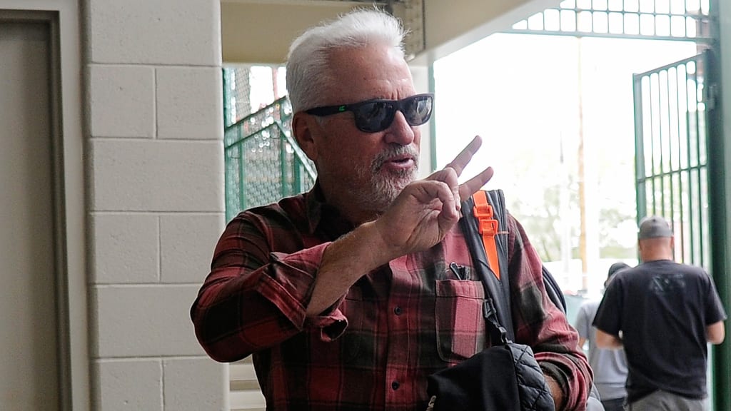 Joe Maddon will be joined by coaches and players to help raise awareness about Chicago's homeless.