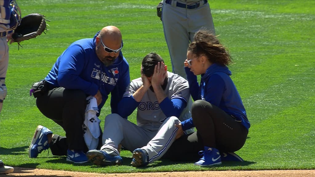 Shoemaker suffers knee sprain