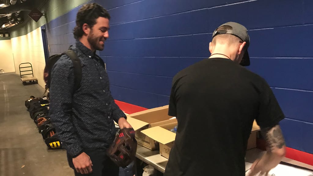 Dansby Swanson received his Wilson glove on Friday. (Mark Bowman)