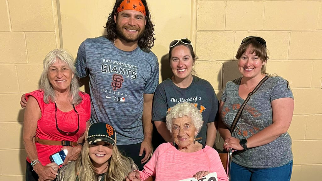 Brandon Crawford wins the family feud in Houston, but Giants