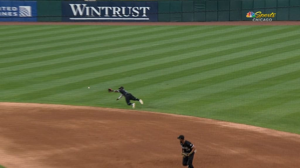 Vaughn's double lifts White Sox over Astros 3-2 in opener