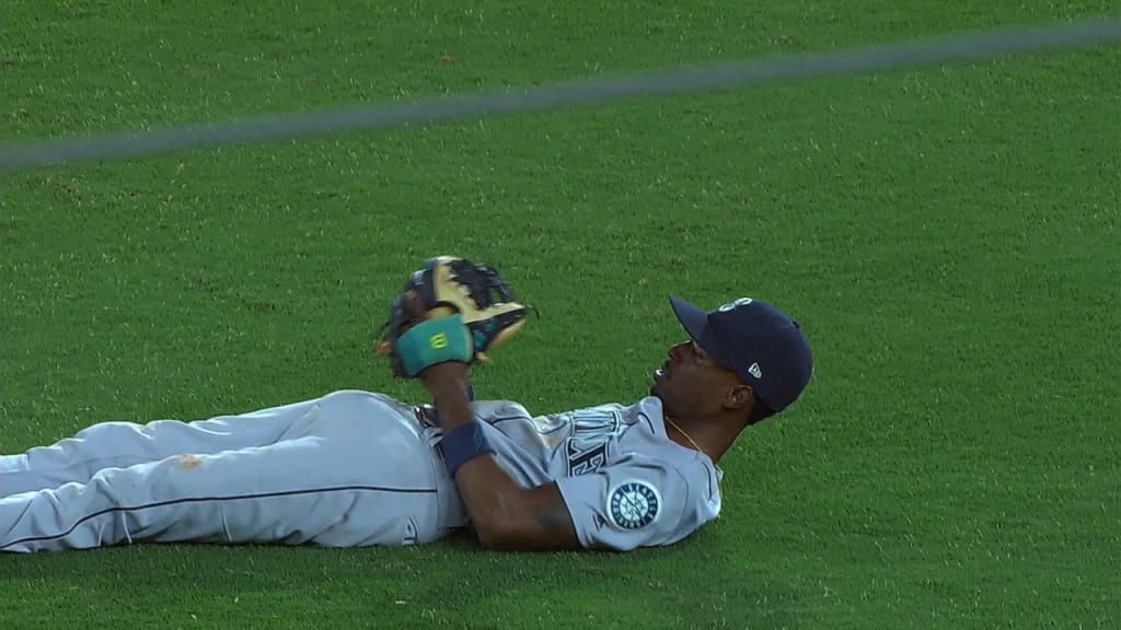 Dee Gordon suffered a dislocated left thumb sliding head-first into first  base - NBC Sports