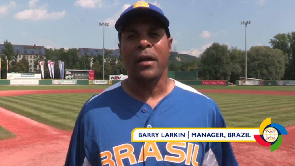 Barry Larkin Elected to Baseball Hall of Fame - The New York Times