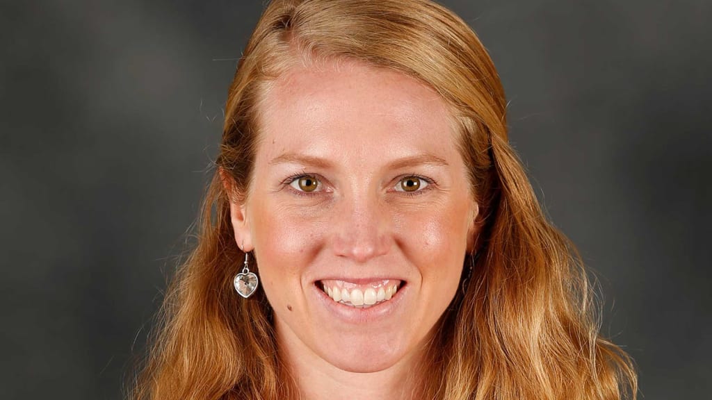 SF Giants hire Alyssa Nakken, historic first female coach