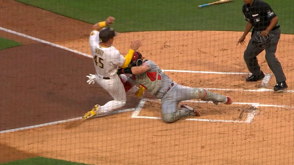 Padres' Luke Voit collides with Reds' Tyler Stephenson at plate, tensions  boil