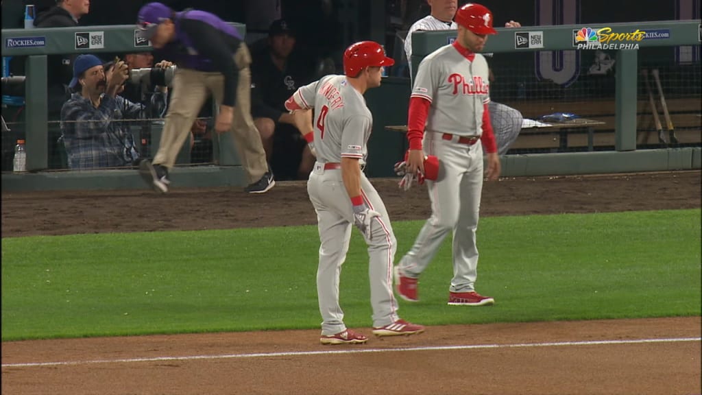 Phillies' Kingery not in lineup due to abdominal soreness