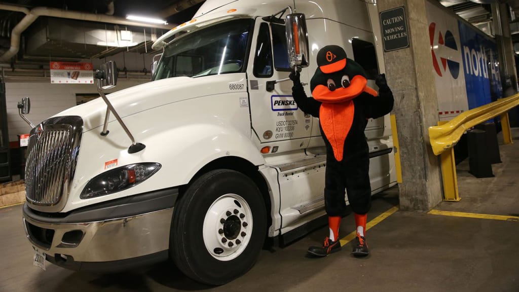 The Oriole Bird was on hand to help load equipment for the drive to Sarasota, Fla. (Orioles Twitter)