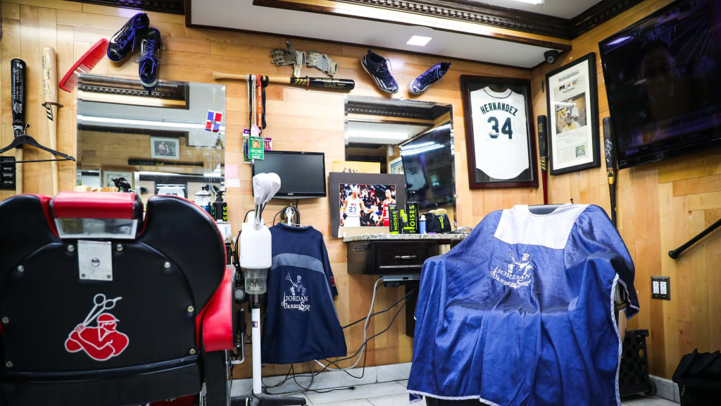 Dominican Barber a Hit for MLB Stars, Including A-Rod, King Felix, Reyes, &  More