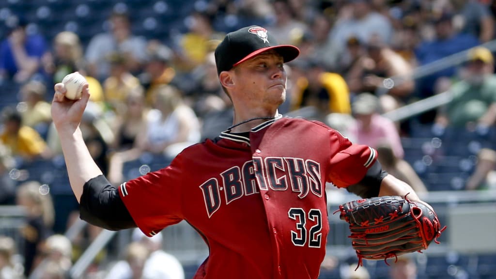 Arizona Diamondbacks starting pitcher Clay Buchholz pitches against the Pittsburgh Pirates in a baseball game, Sunday, June 24, 2018, in Pittsburgh. The Diamondbacks won 3-0. (AP Photo/Keith Srakocic)